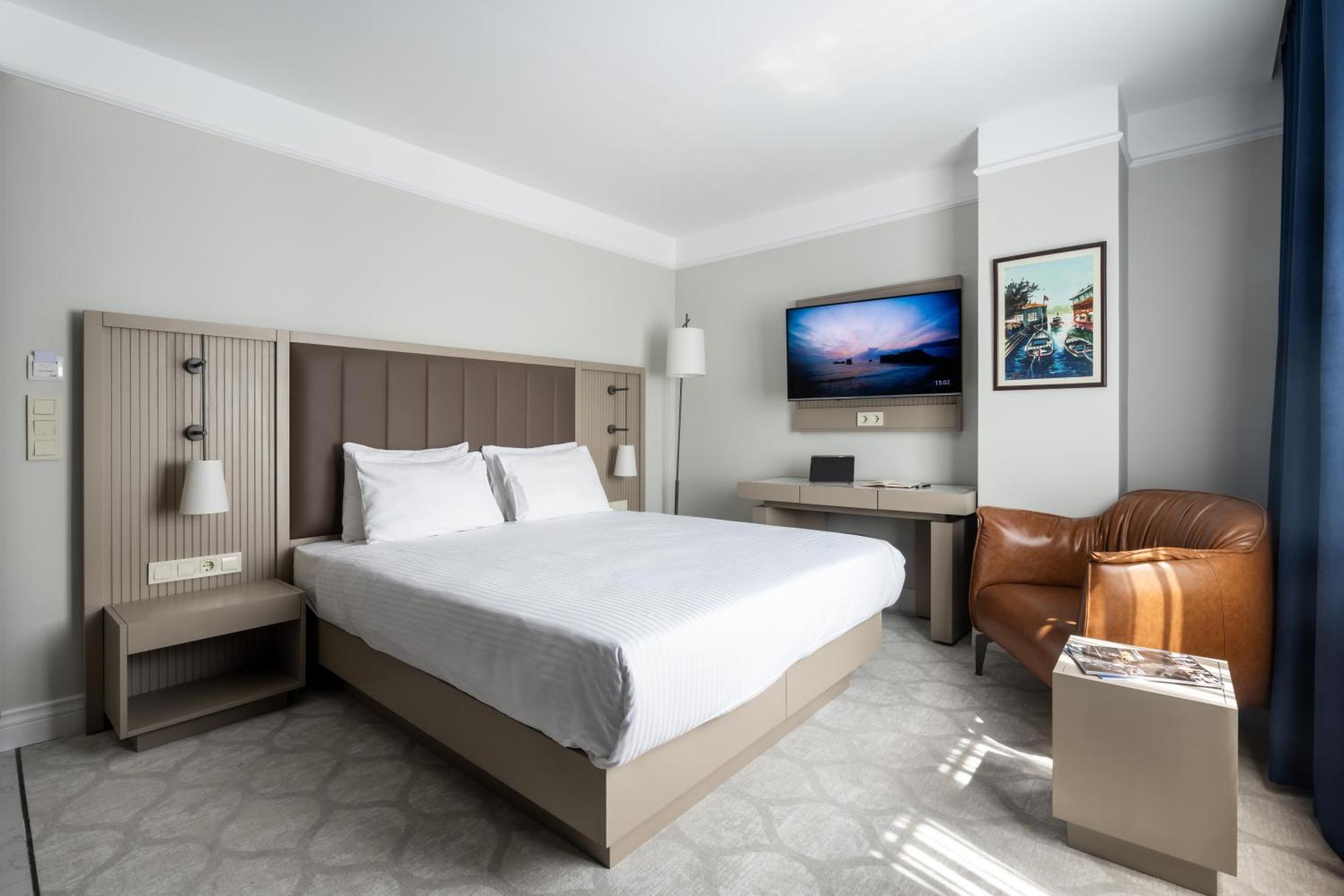 Noble Pangalti Hotel Istanbul Exterior photo