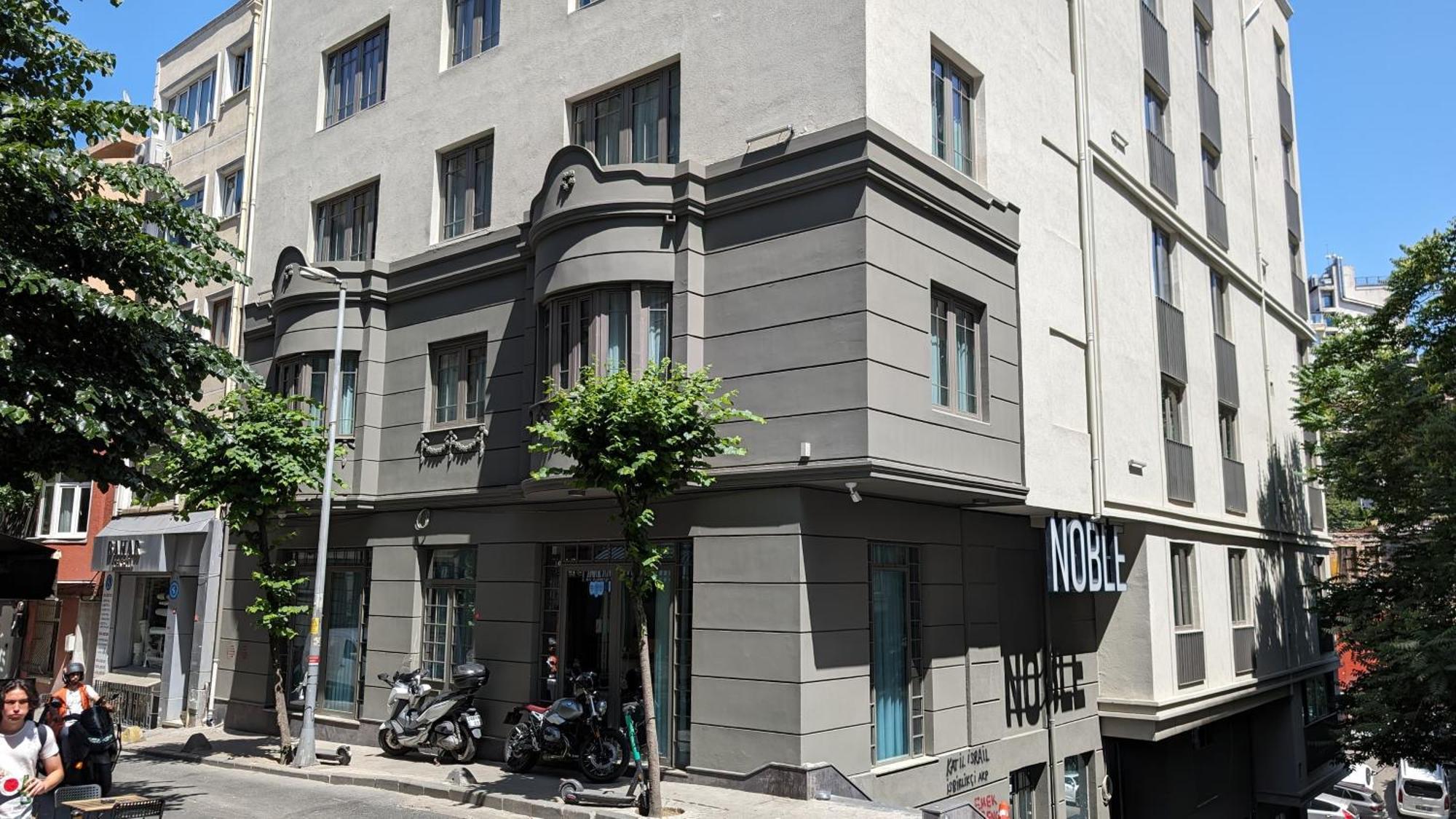 Noble Pangalti Hotel Istanbul Exterior photo